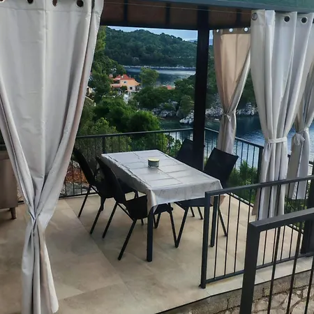 House - With Terrace And Sea View Διαμέρισμα Sobra
